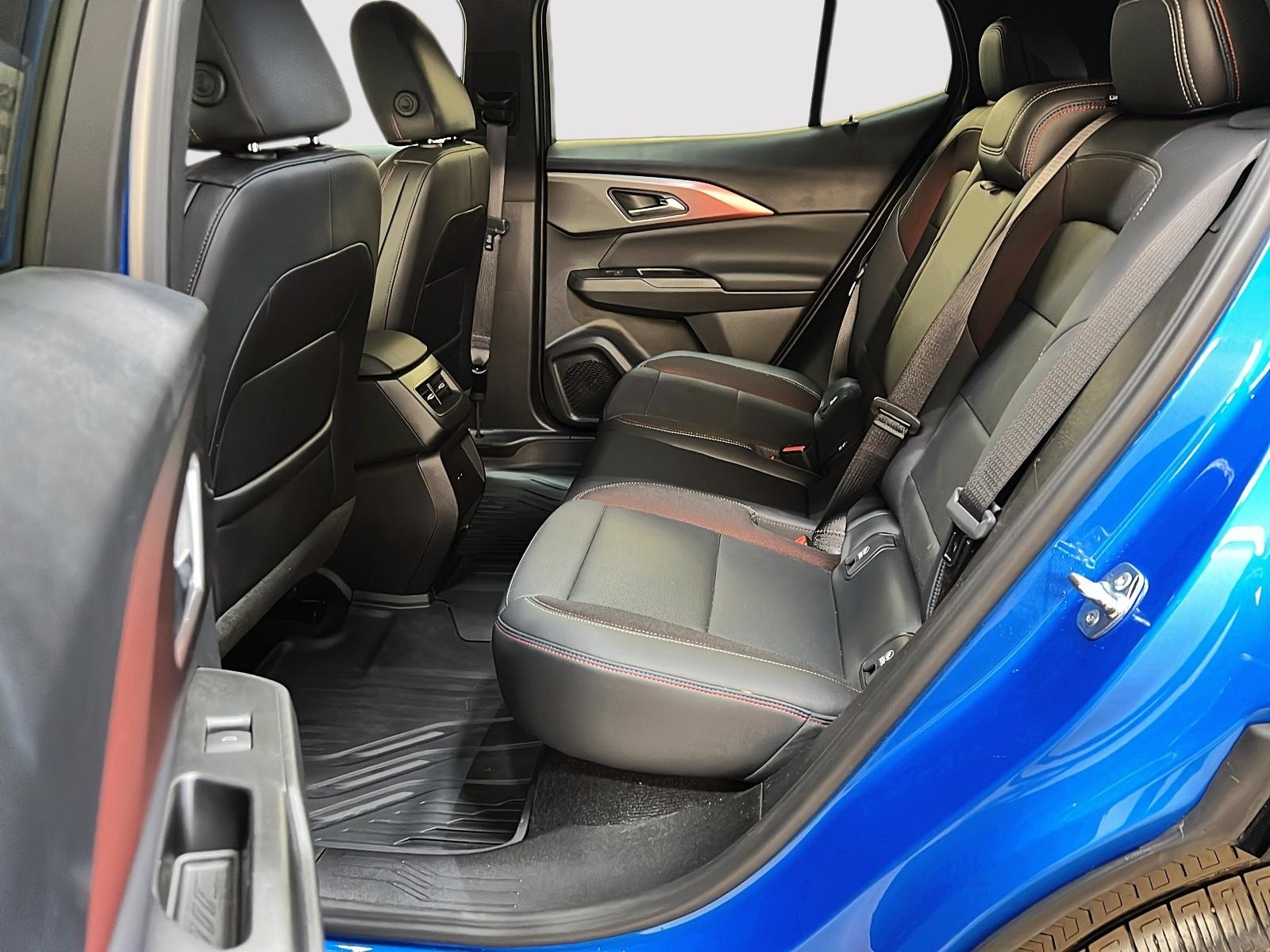 Chevrolet Equinox EV 2RS CUIR NAV 4RM 2024 - image #9