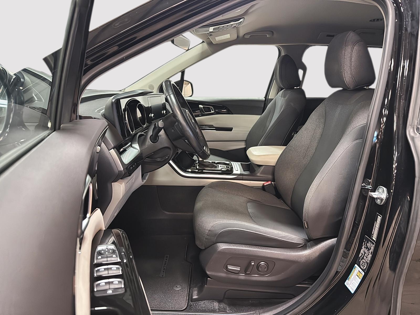 Kia CARNIVAL LX+ 2023 - image #7