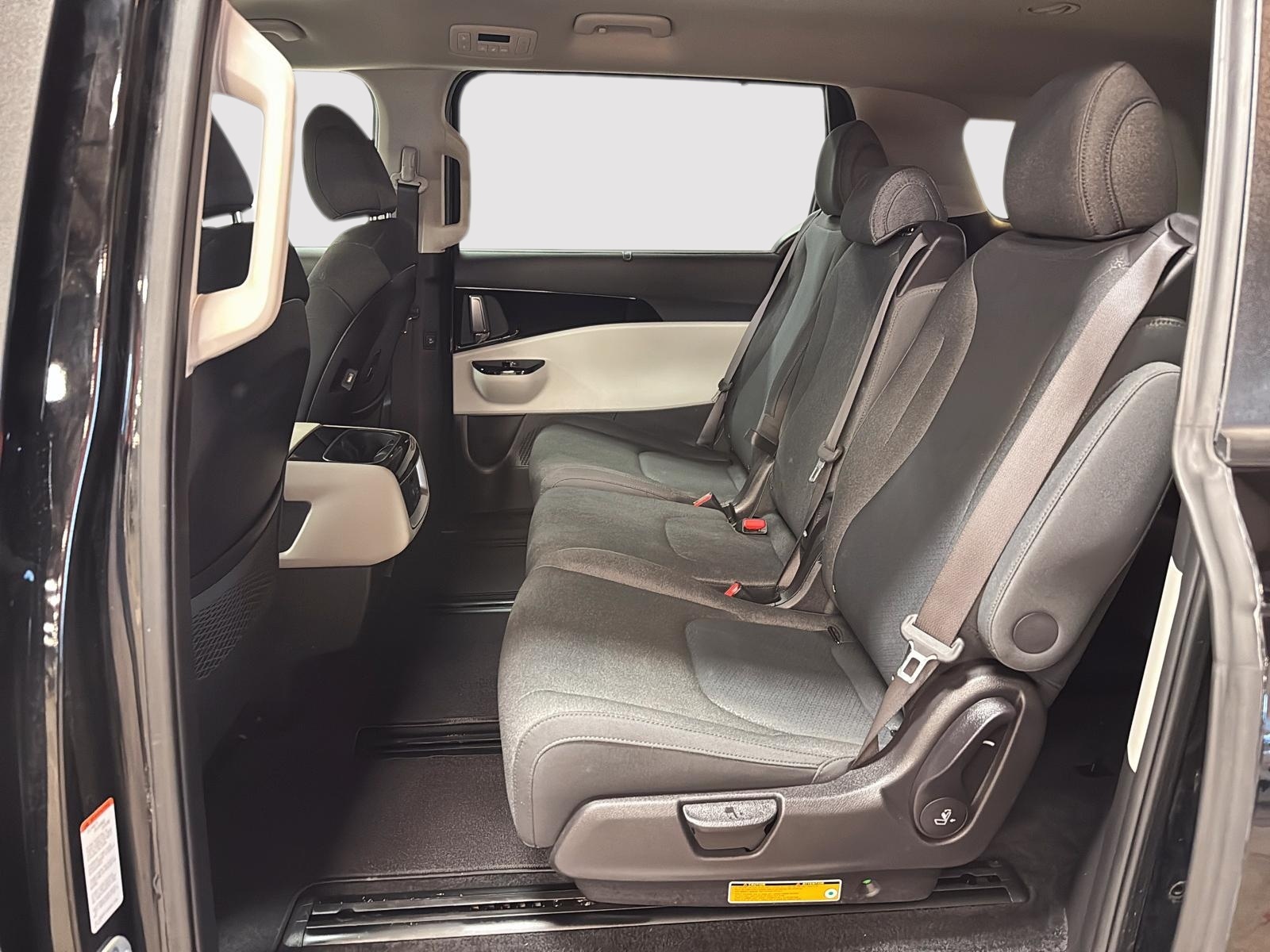 Kia CARNIVAL 2023 - Image #9