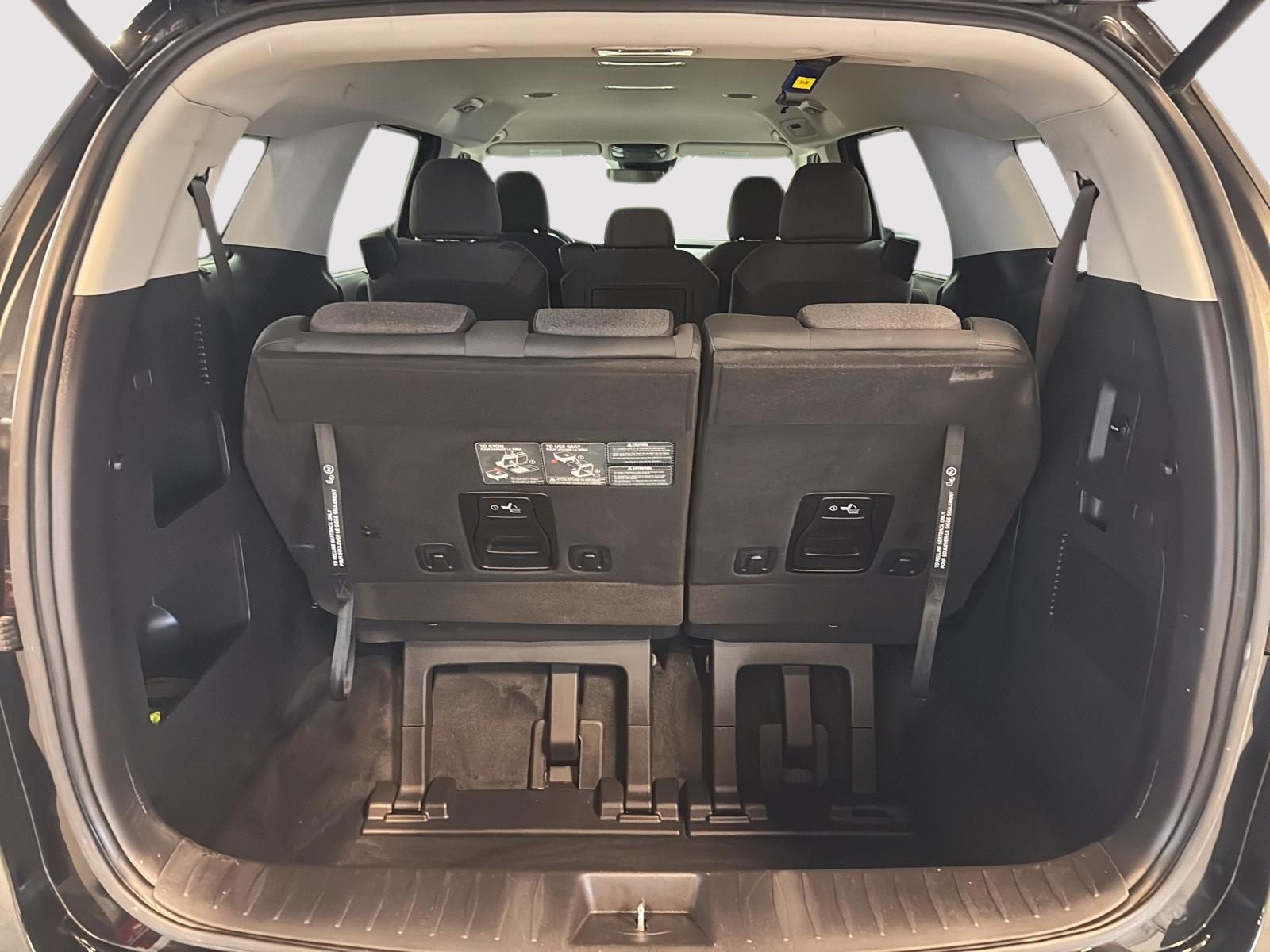 Kia CARNIVAL 2023 - Image #14