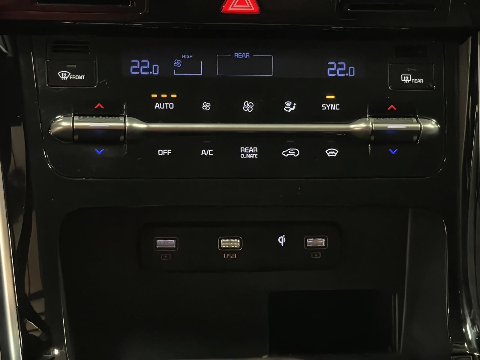 Kia CARNIVAL LX+ 2023 - image #19