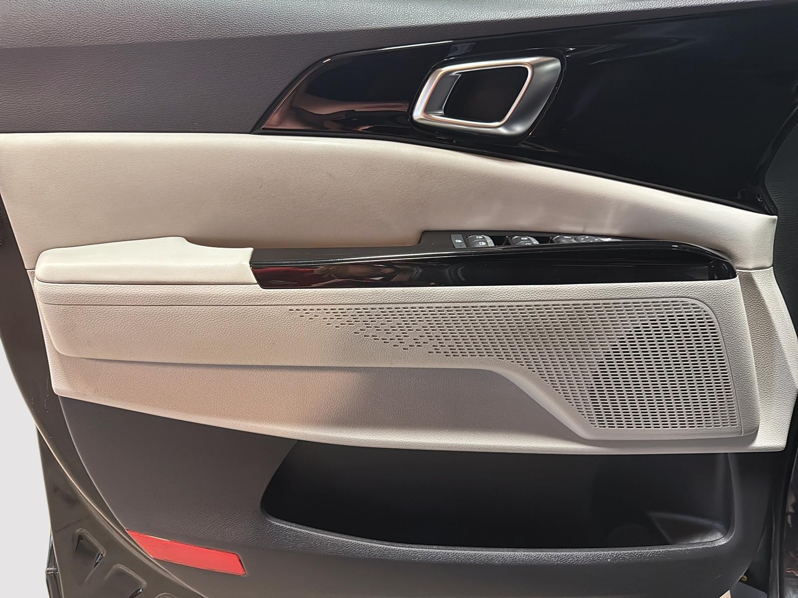 Kia CARNIVAL 2023 - Image #27