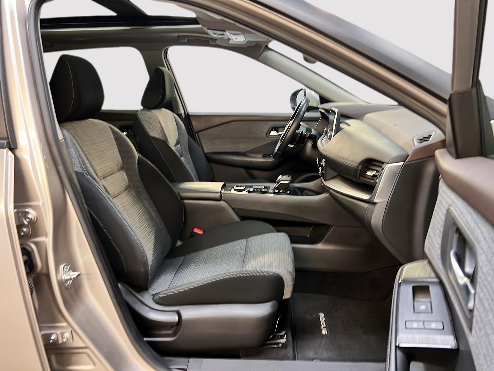 Nissan Rogue SV TOIT PANO 4RM 2023 — photo 8