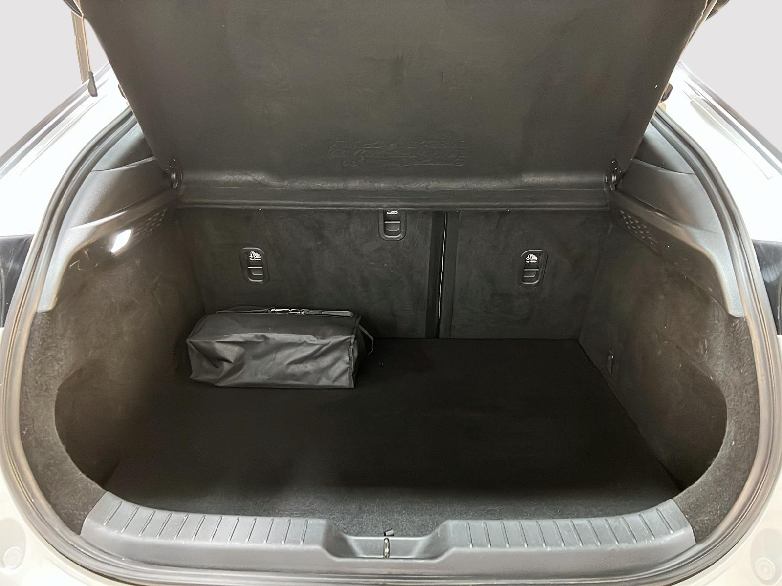 Mazda MX-30 2023 - Image #12