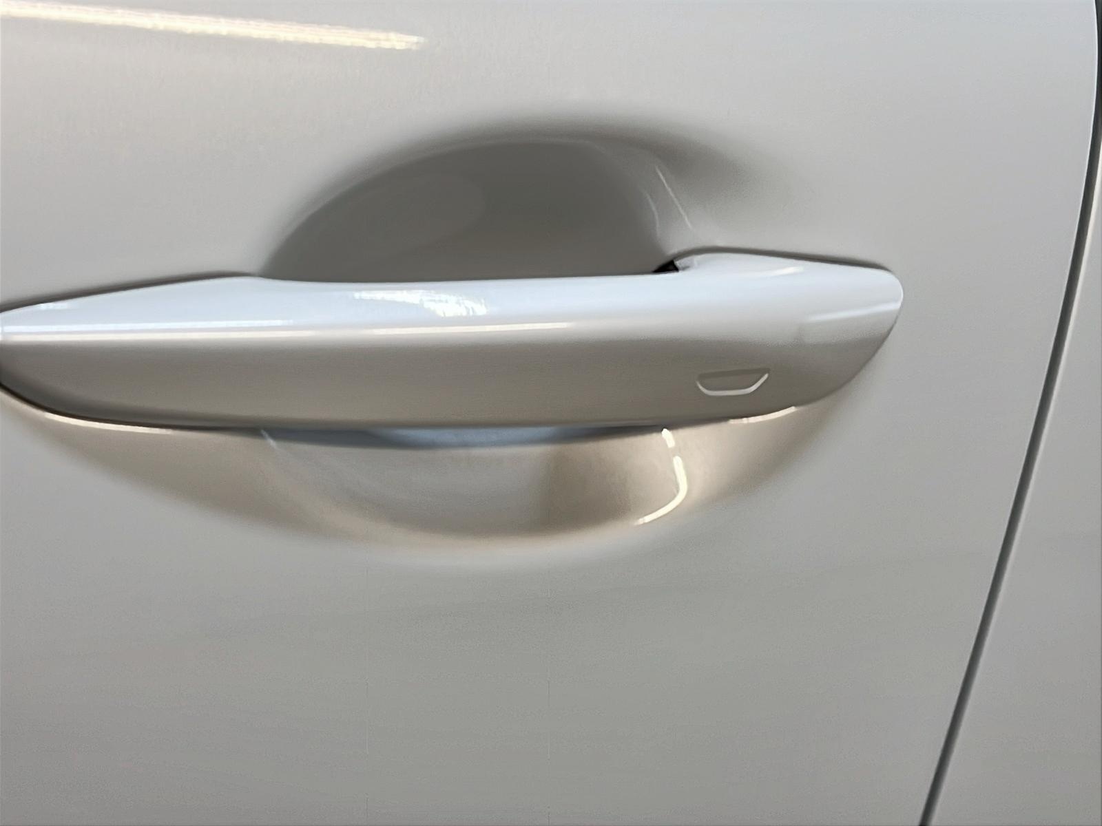 Mazda MX-30 2023 - Image #26