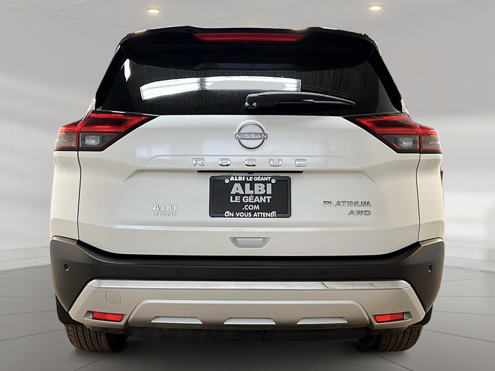 Nissan Rogue PLATINUM CUIR TOIT PANO NAV 4RM 2023 — photo 5