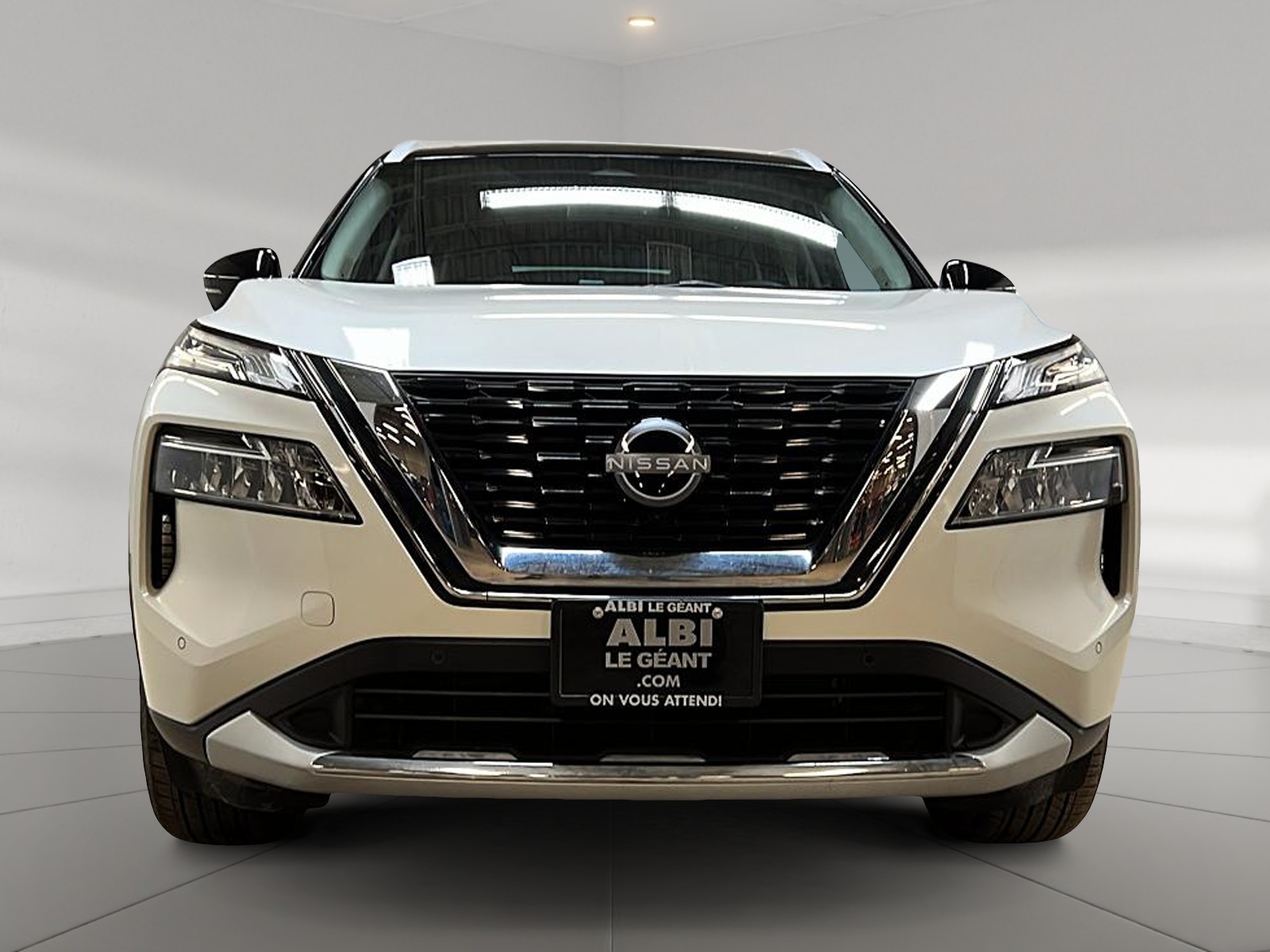 Nissan Rogue PLATINUM CUIR TOIT PANO NAV 4RM 2023 — photo 2