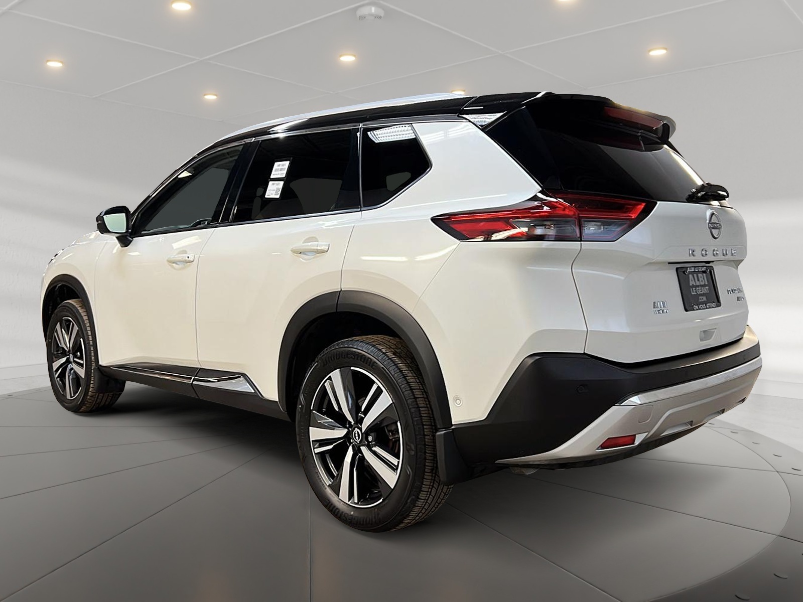 Nissan Rogue PLATINUM CUIR TOIT PANO NAV 4RM 2023 — photo 6