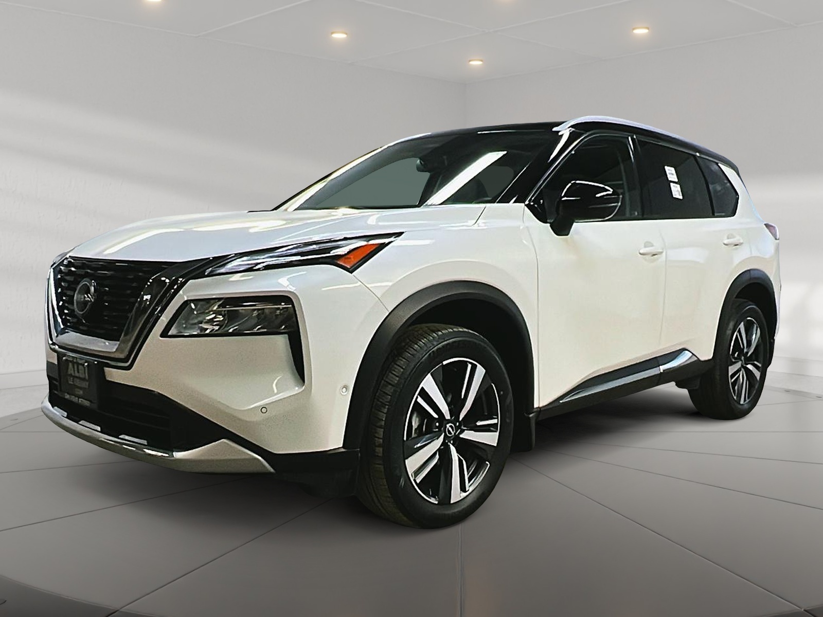 Nissan Rogue PLATINUM CUIR TOIT PANO NAV 4RM 2023