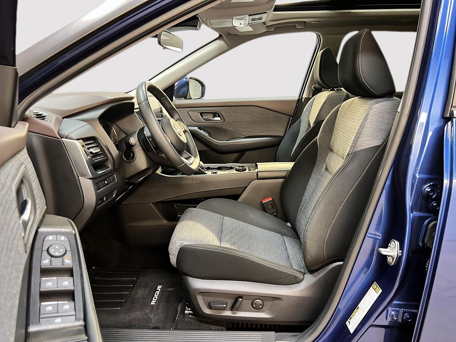 Nissan Rogue SV TOIT PANO 4RM 2023 — photo 7