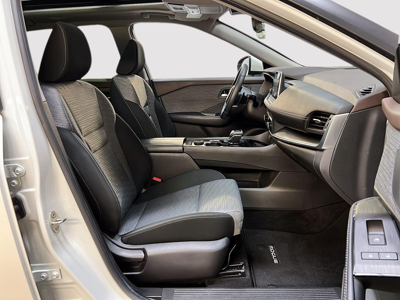 Nissan Rogue SV TOIT PANO 4RM 2023 — photo 8