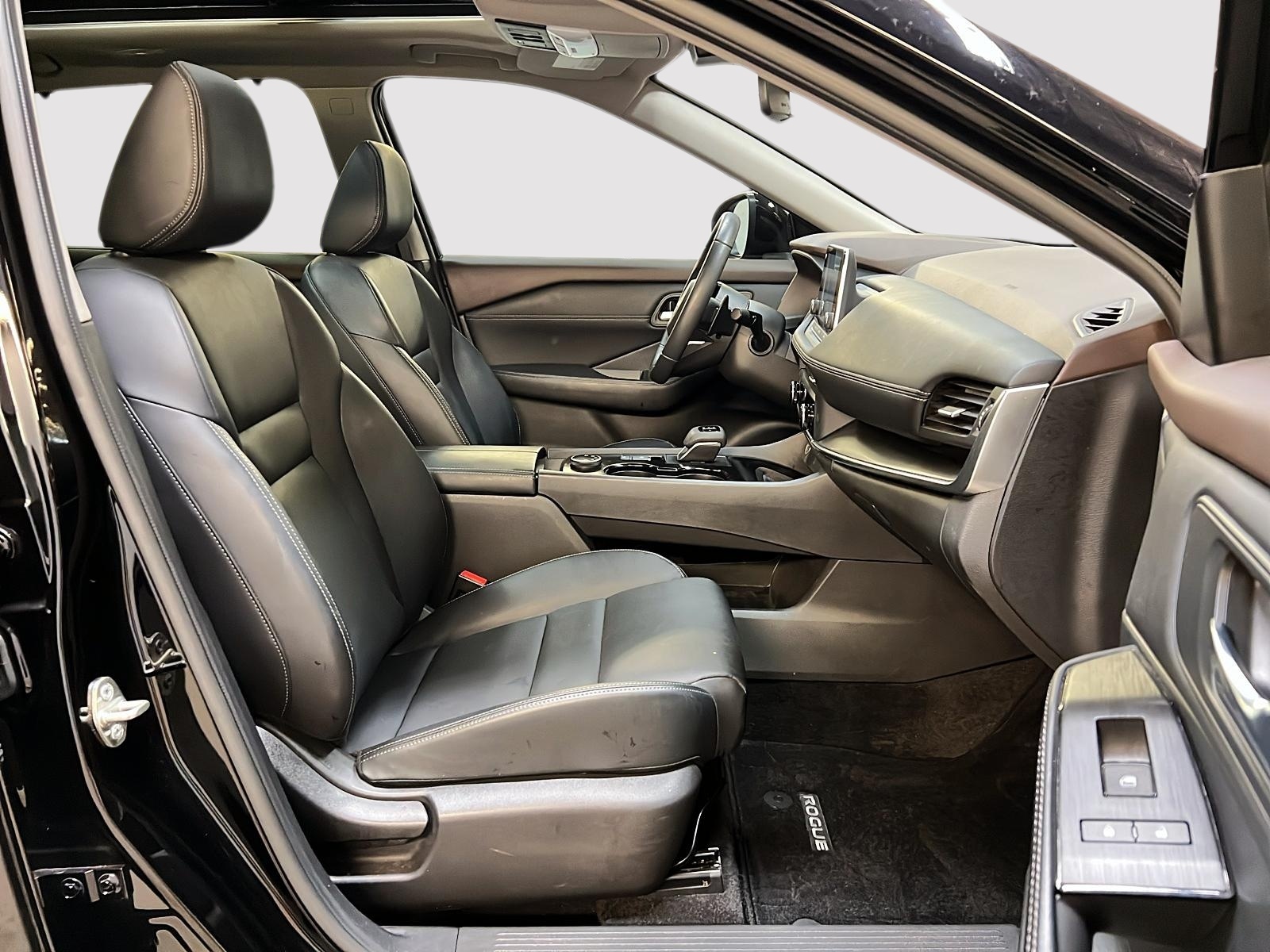 Nissan Rogue SV MIDNIGHT CUIR TOIT PANO 4RM 2023 — photo 8