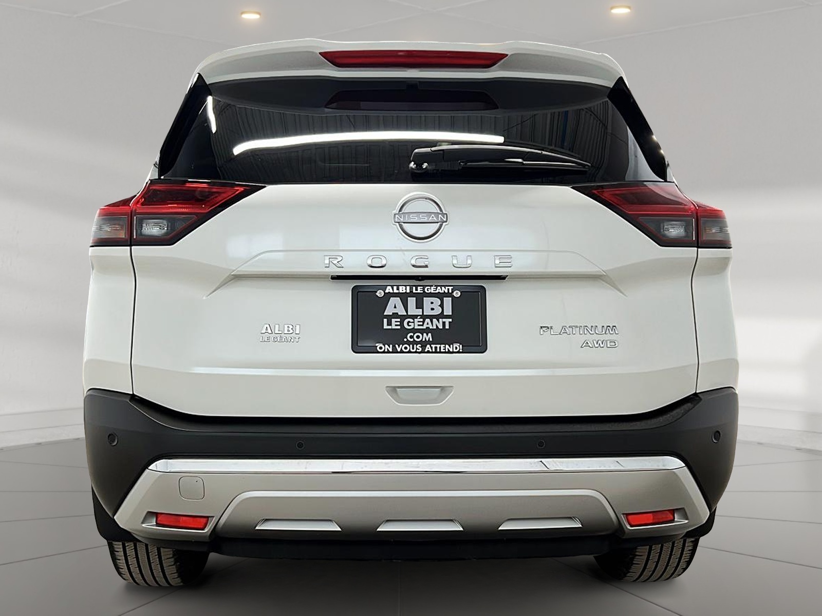 Nissan Rogue PLATINUM CUIR TOIT PANO NAV 4RM 2023 — photo 5