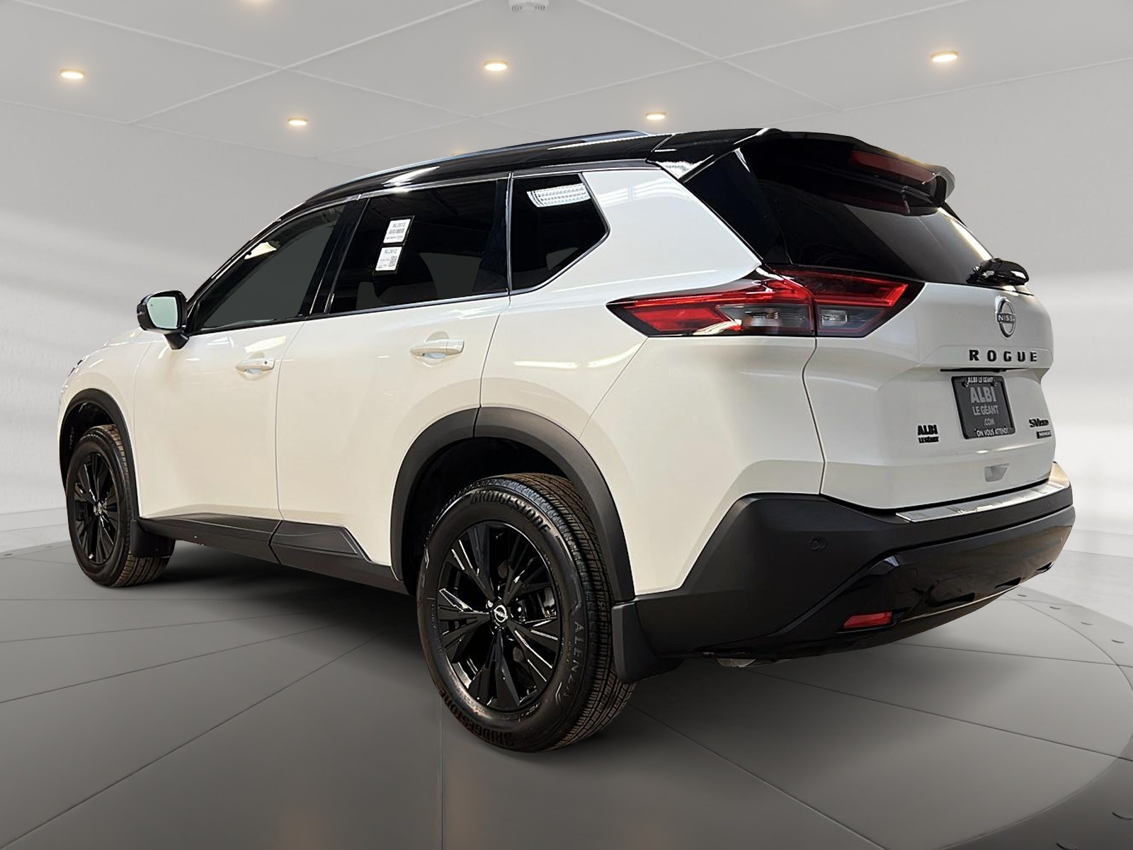 Nissan Rogue SV MIDNIGHT CUIR TOIT PANO 4RM 2023 — photo 6
