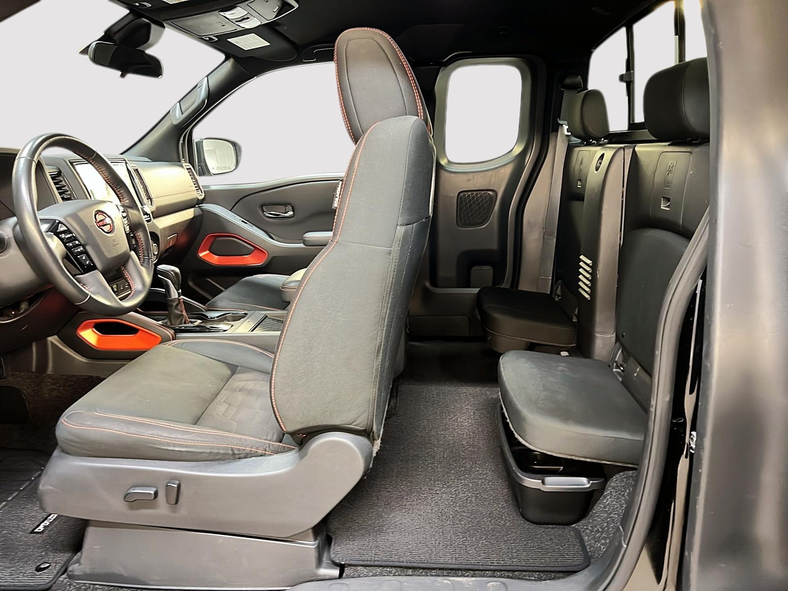 Nissan Frontier PRO-4X KING CAB NAV 4X4 2023 - image #9