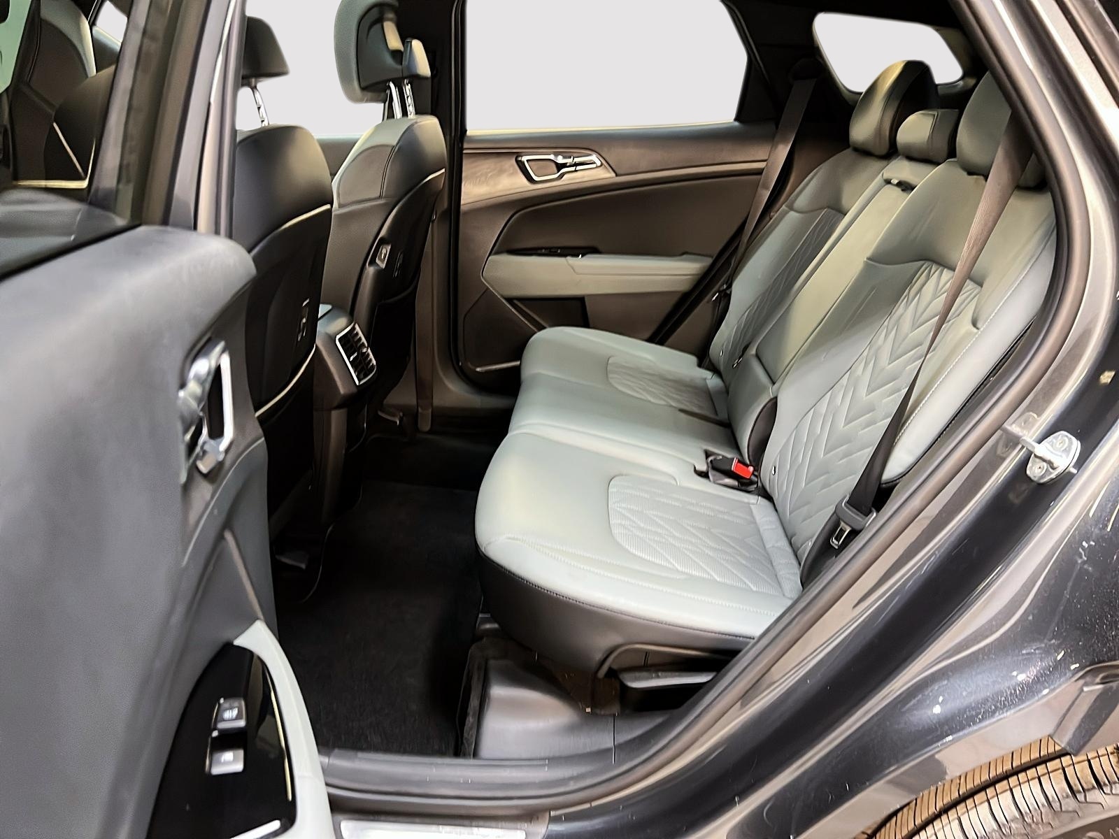 Kia Sportage X-LINE LIMITED CUIR TOIT PANO NAV 4RM 2023 - image #9