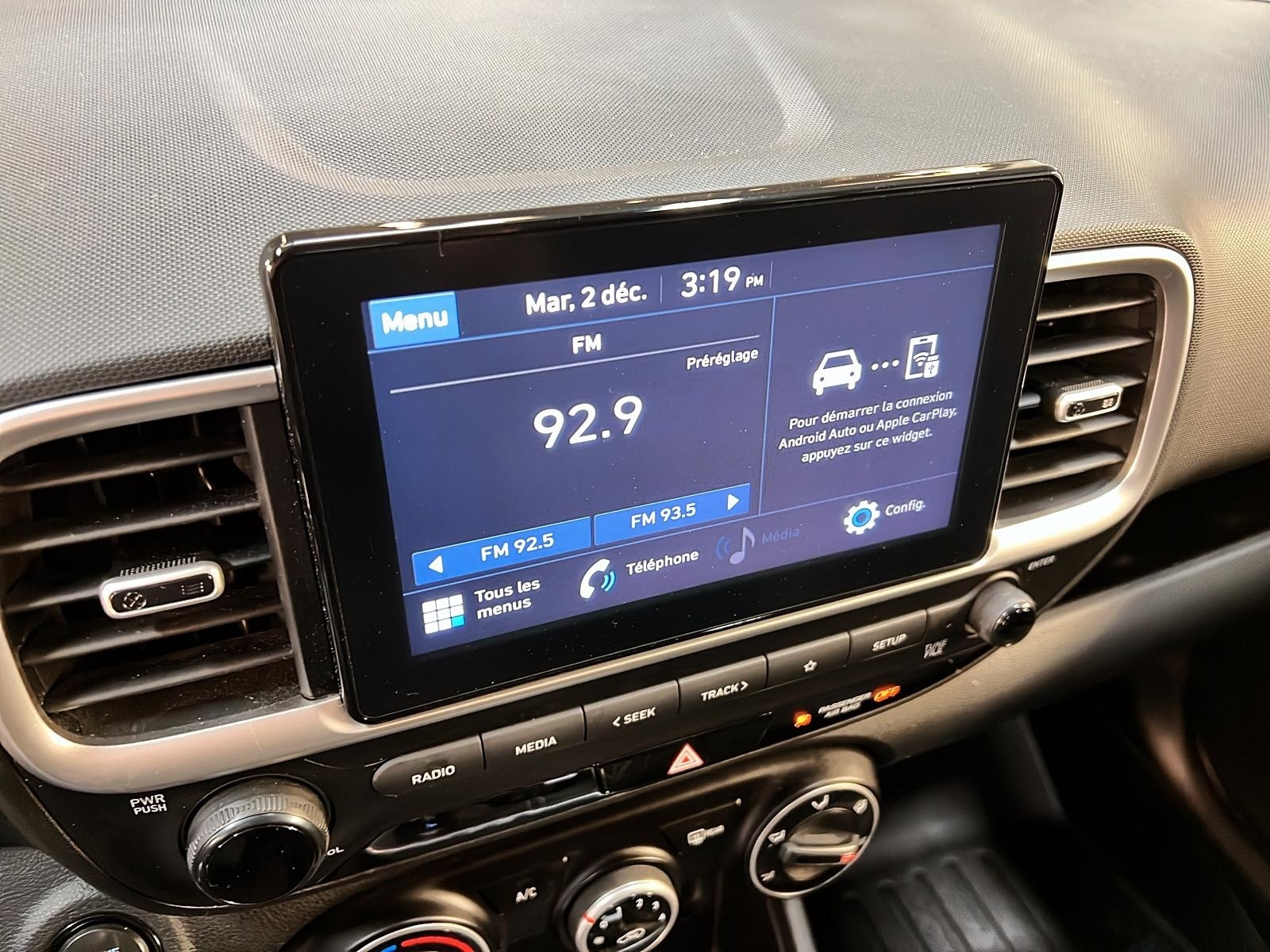 Hyundai Venue PREFERRED 2022 - image #15