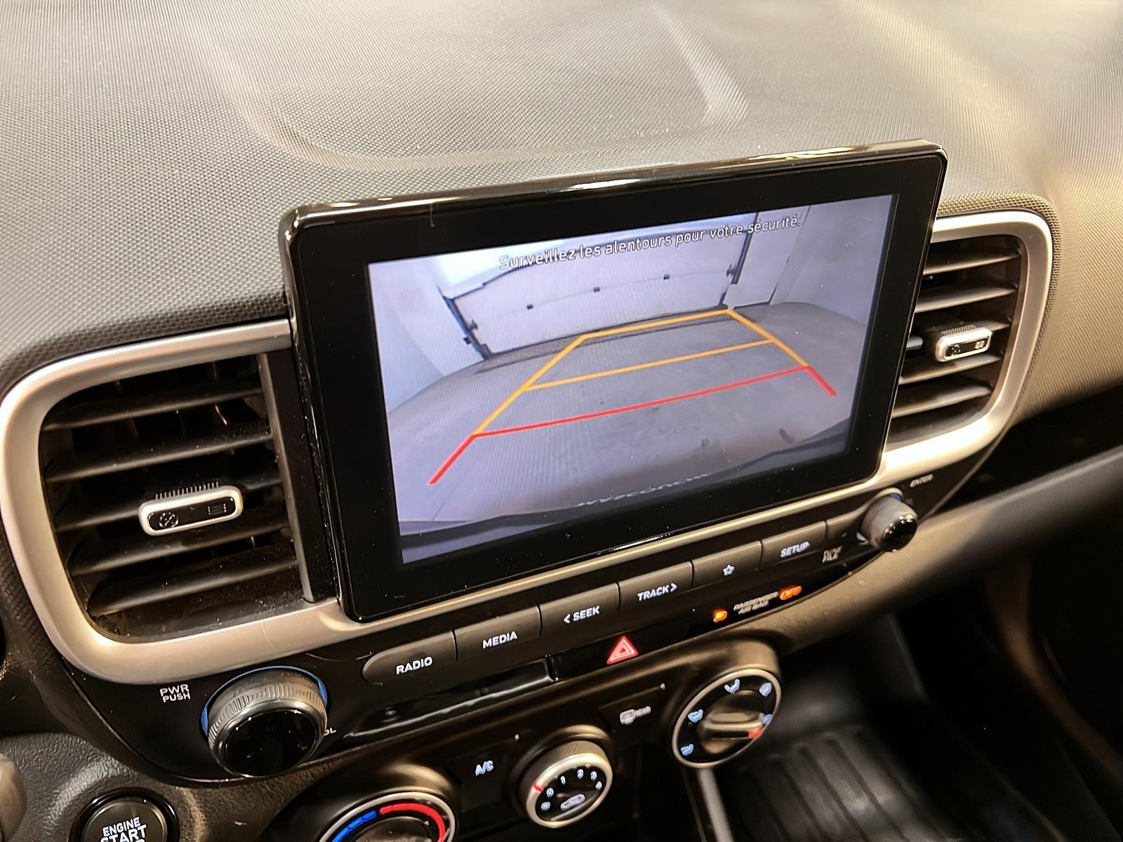 Hyundai Venue PREFERRED 2022 - image #16