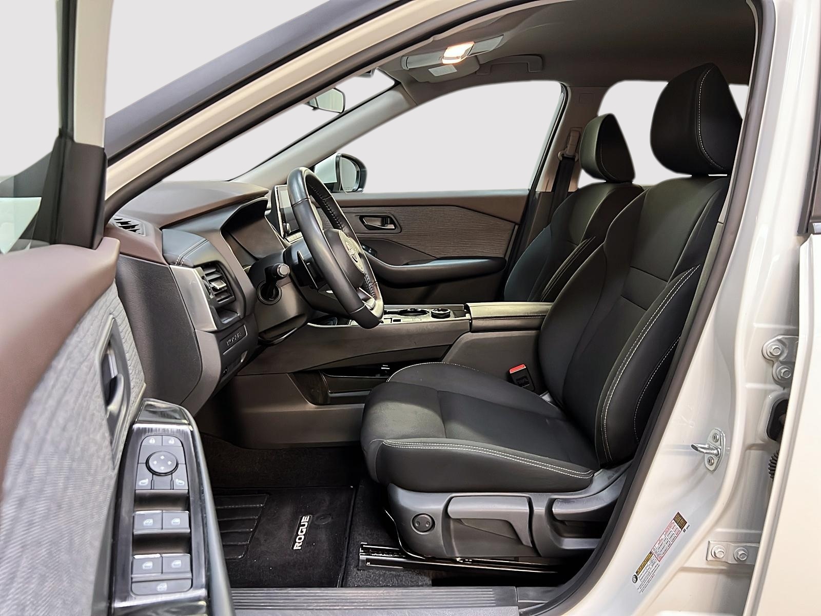 Nissan Rogue S 4RM 2023 — photo 7
