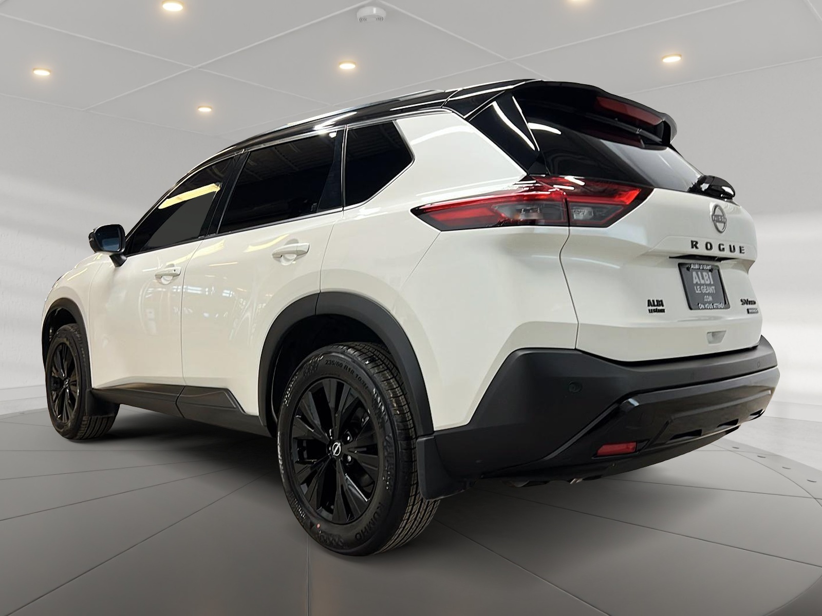 Nissan Rogue SV MIDNIGHT CUIR TOIT PANO 4RM 2023 — photo 6