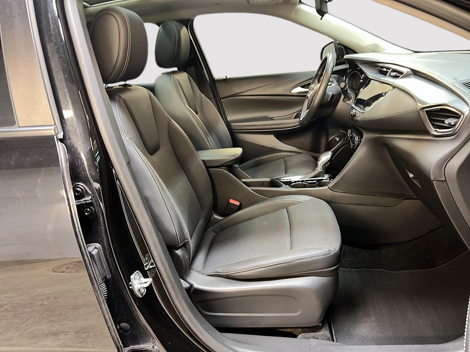 Buick Encore GX 2023 - Image #8