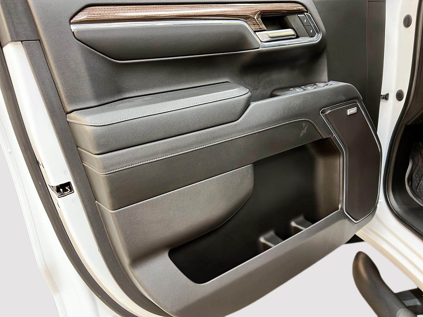 Chevrolet Silverado 1500 2024 - Image #24