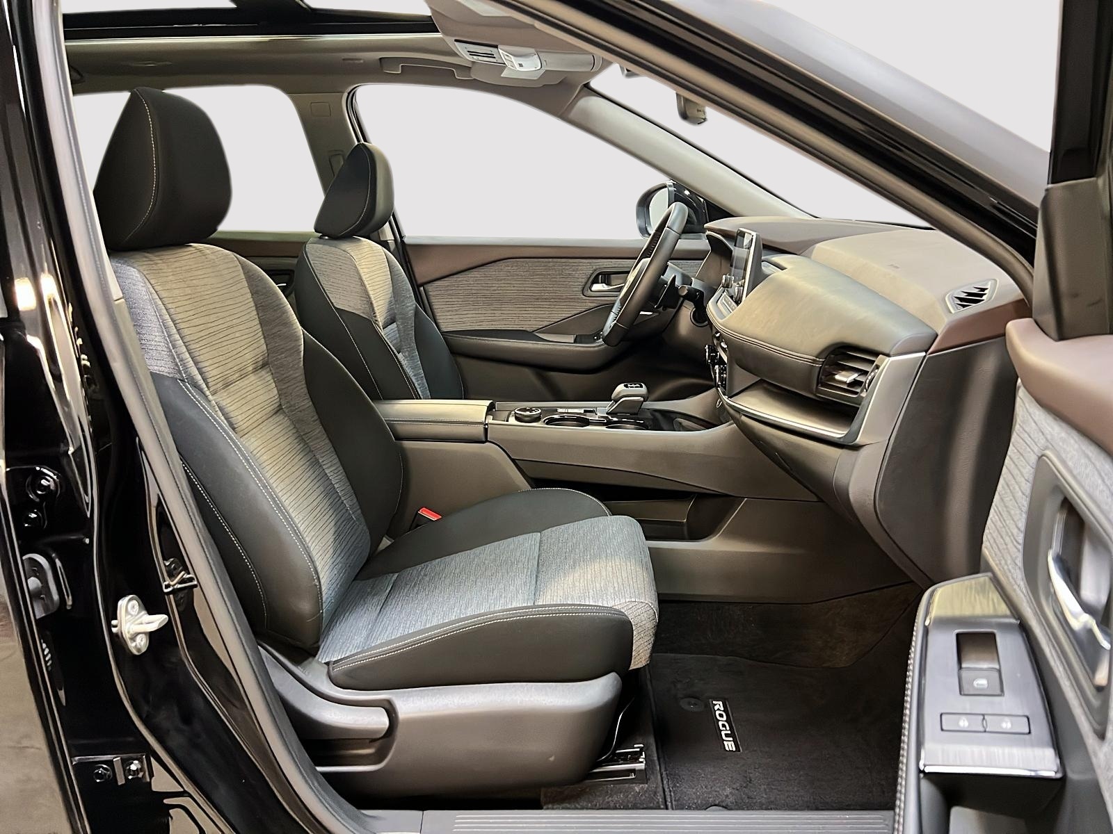 Nissan Rogue SV TOIT PANO 4RM 2023 - image #8