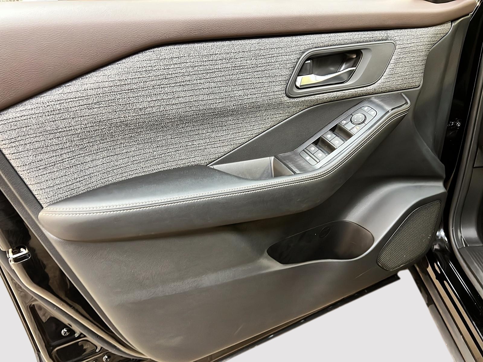 Nissan Rogue 2023 - Image #23