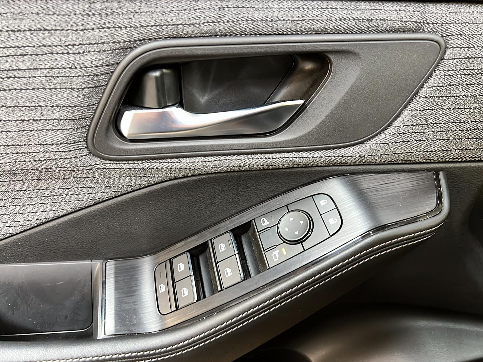 Nissan Rogue SV TOIT PANO 4RM 2023 - image #22