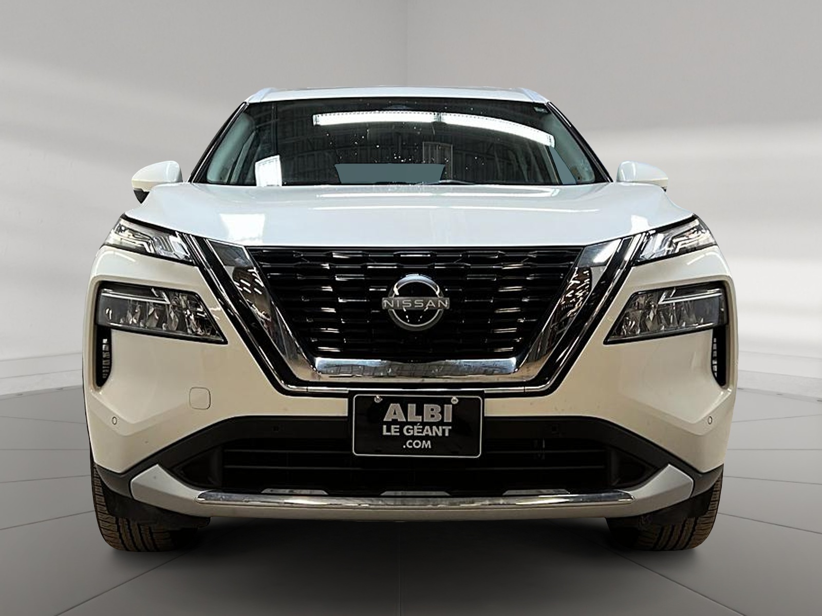 Nissan Rogue PLATINUM CUIR TOIT PANO NAV 4RM 2023 - image #2