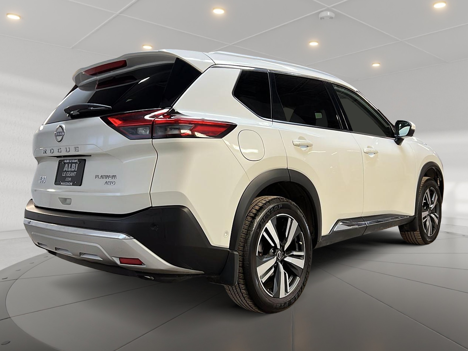 Nissan Rogue PLATINUM CUIR TOIT PANO NAV 4RM 2023 - image #4