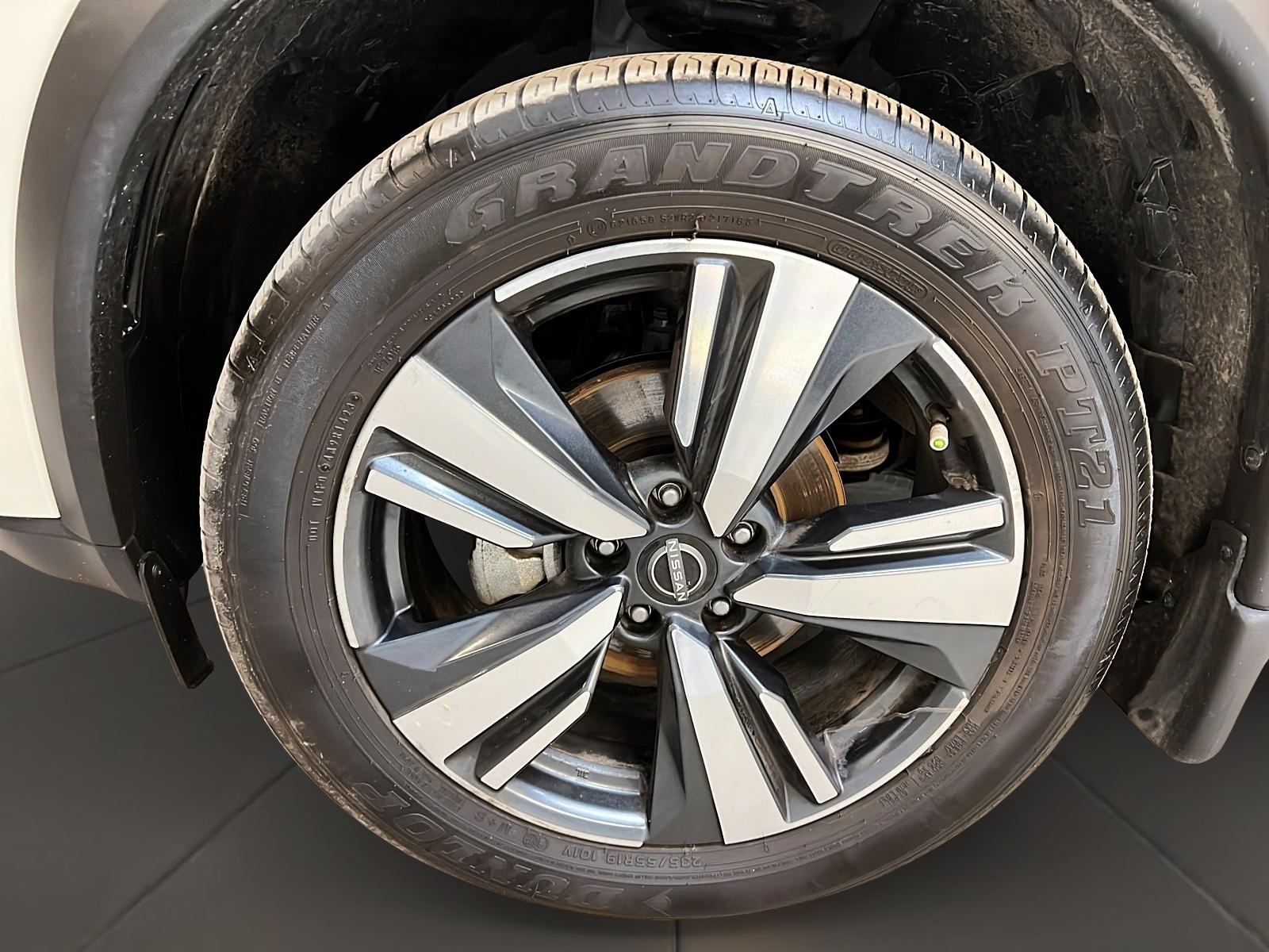 Nissan Rogue PLATINUM CUIR TOIT PANO NAV 4RM 2023 - image #30