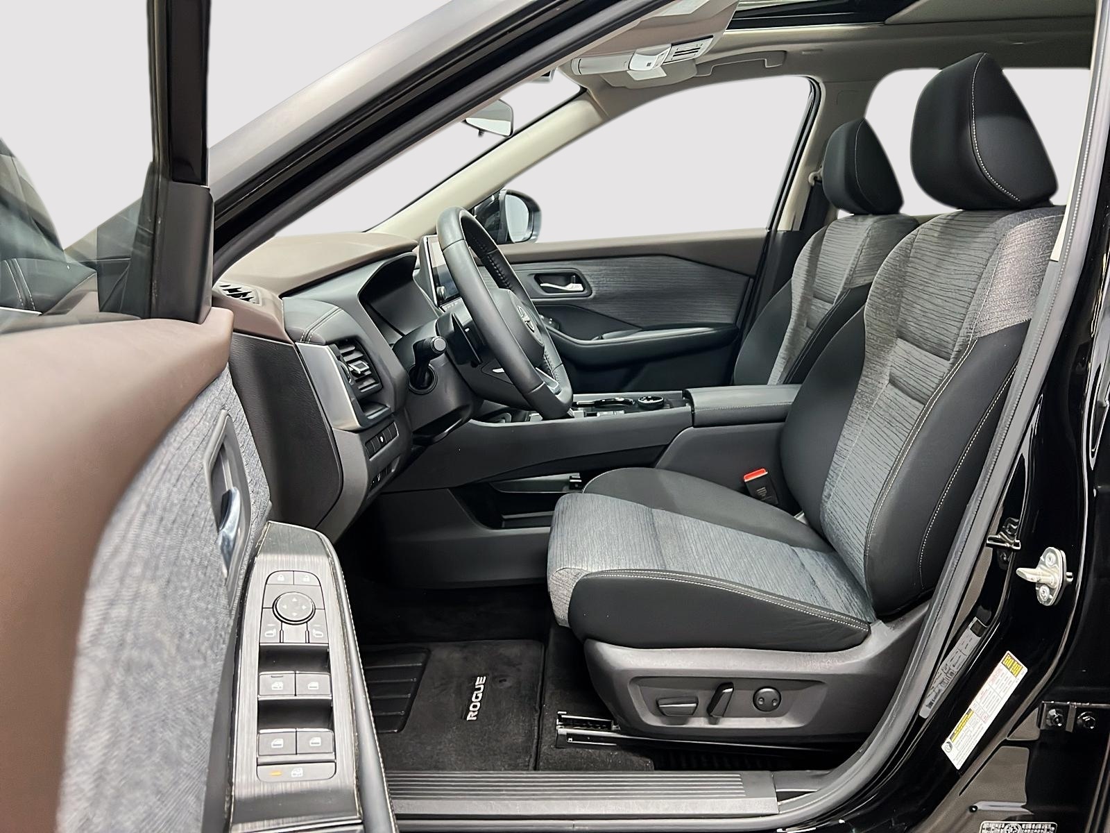 Nissan Rogue SV TOIT PANO 4RM 2023 — photo 7