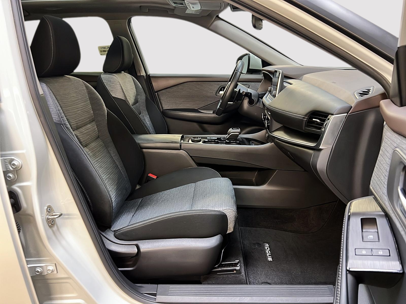 Nissan Rogue SV TOIT PANO 4RM 2023 — photo 8
