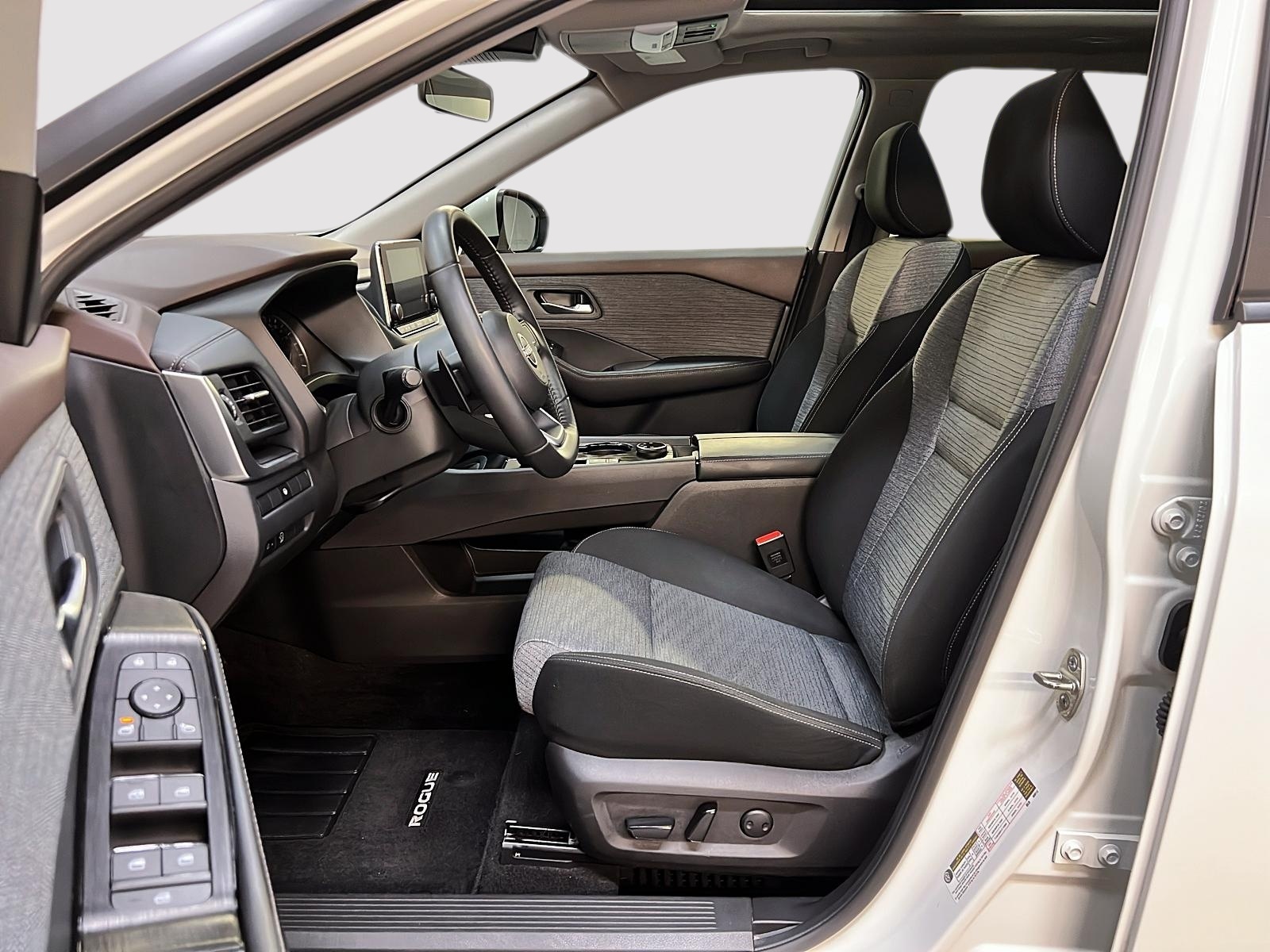 Nissan Rogue SV TOIT PANO 4RM 2023 — photo 7