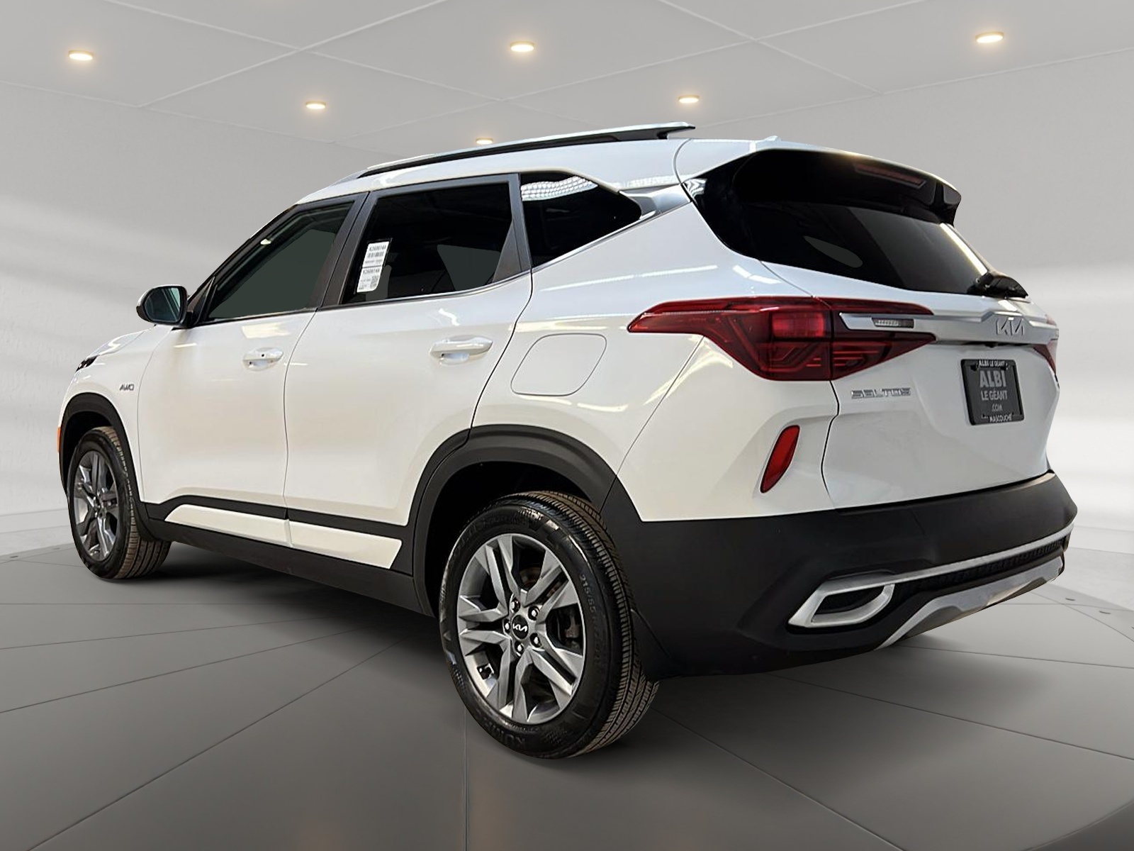 Kia SELTOS EX CUIR TOIT 4RM 2023 - image #6