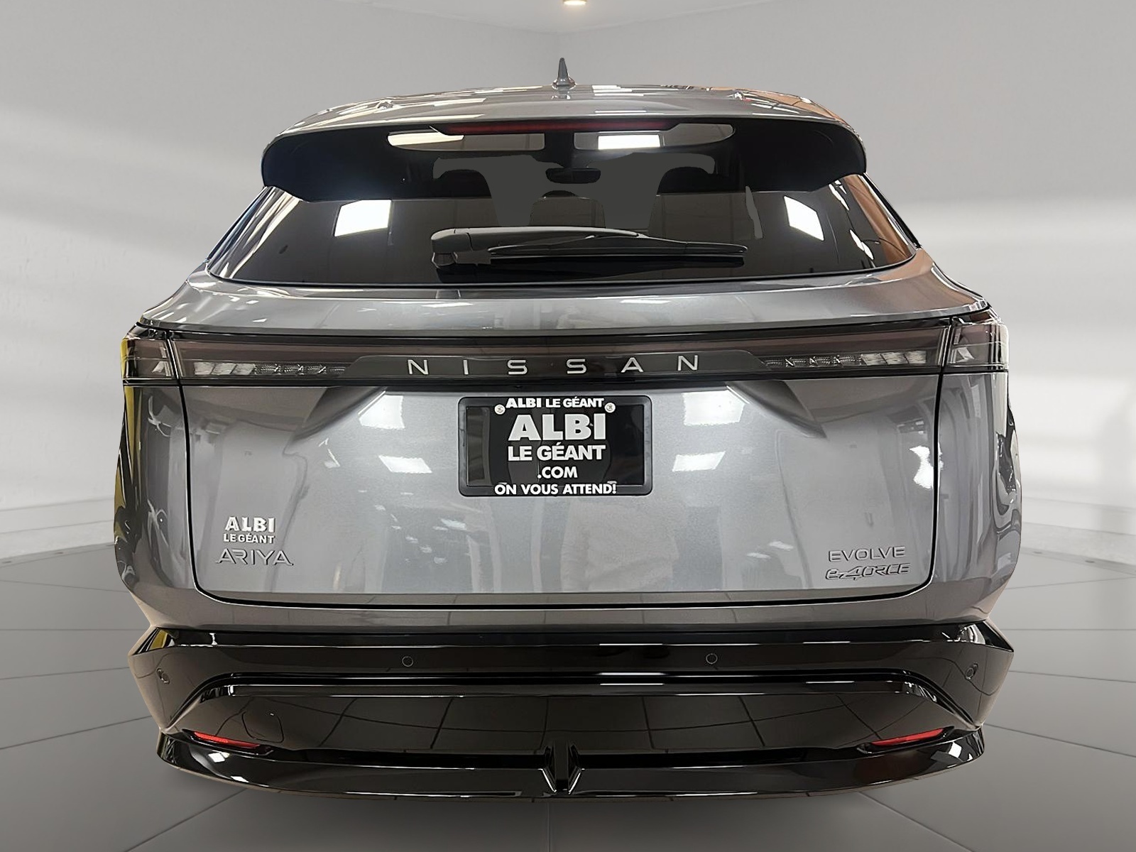 Nissan ARIYA EVOLVE E-4ORCE TOIT PANO NAV 4RM 2025 - image #5