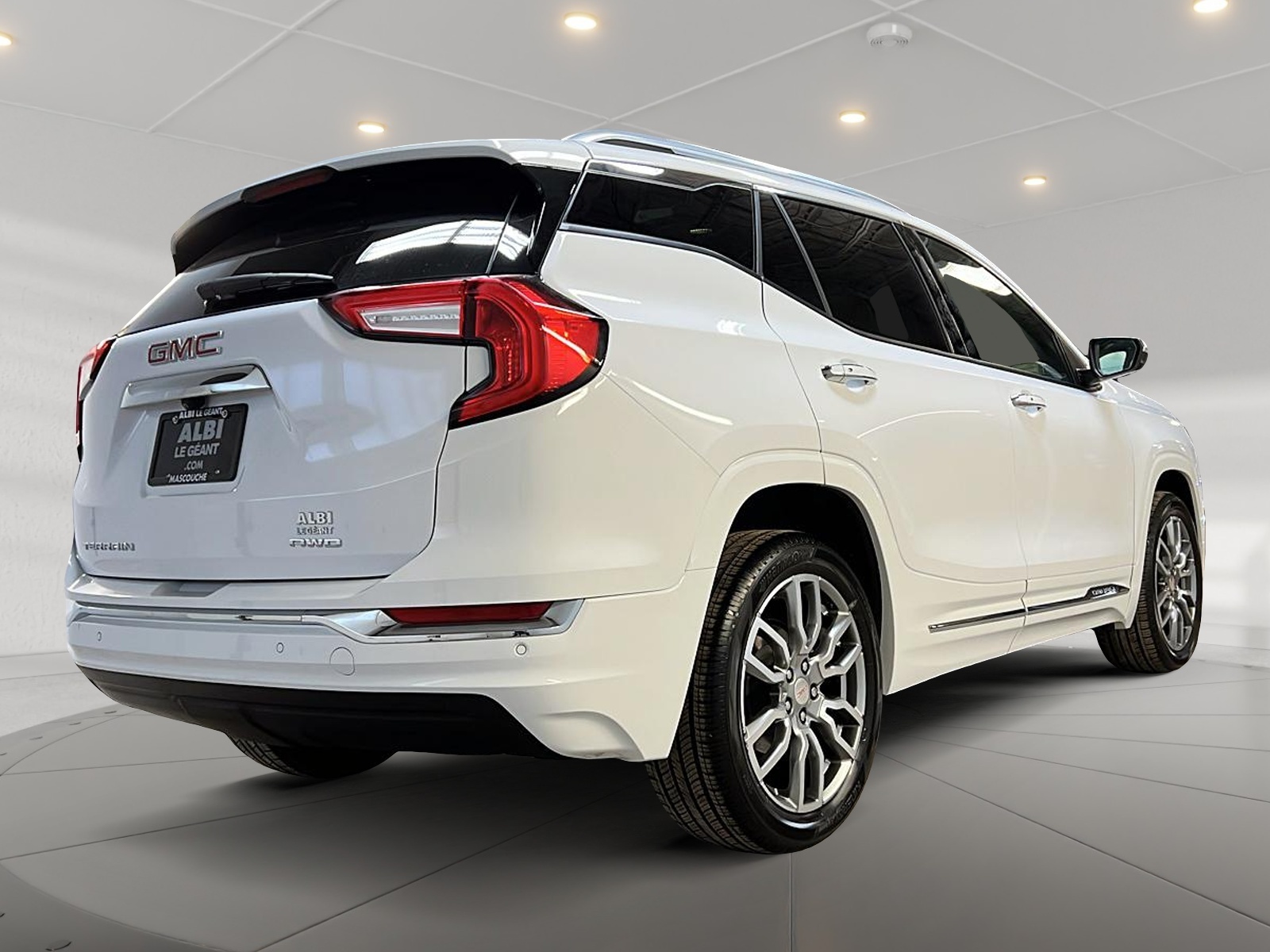 GMC Terrain DENALI CUIR TOIT PANO NAV 4RM 2024 - image #4
