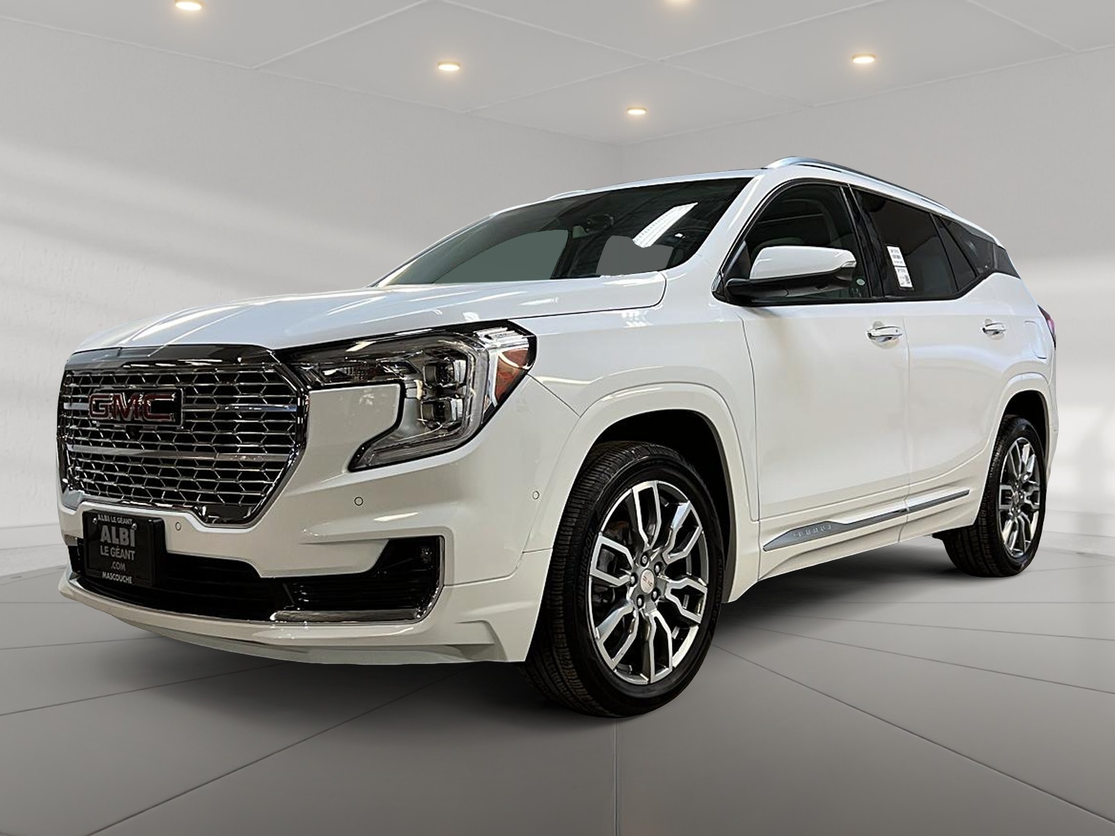GMC Terrain DENALI CUIR TOIT PANO NAV 4RM 2024 - image #1
