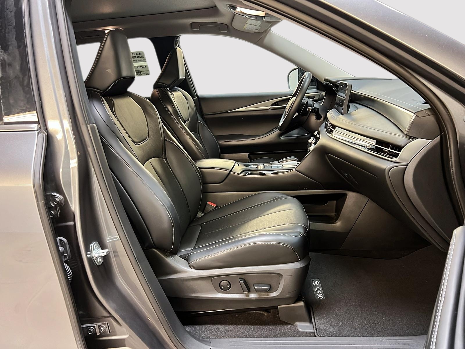 Infiniti QX60 LUXE CUIR TOIT PANO NAV 4RM 2023 - image #8