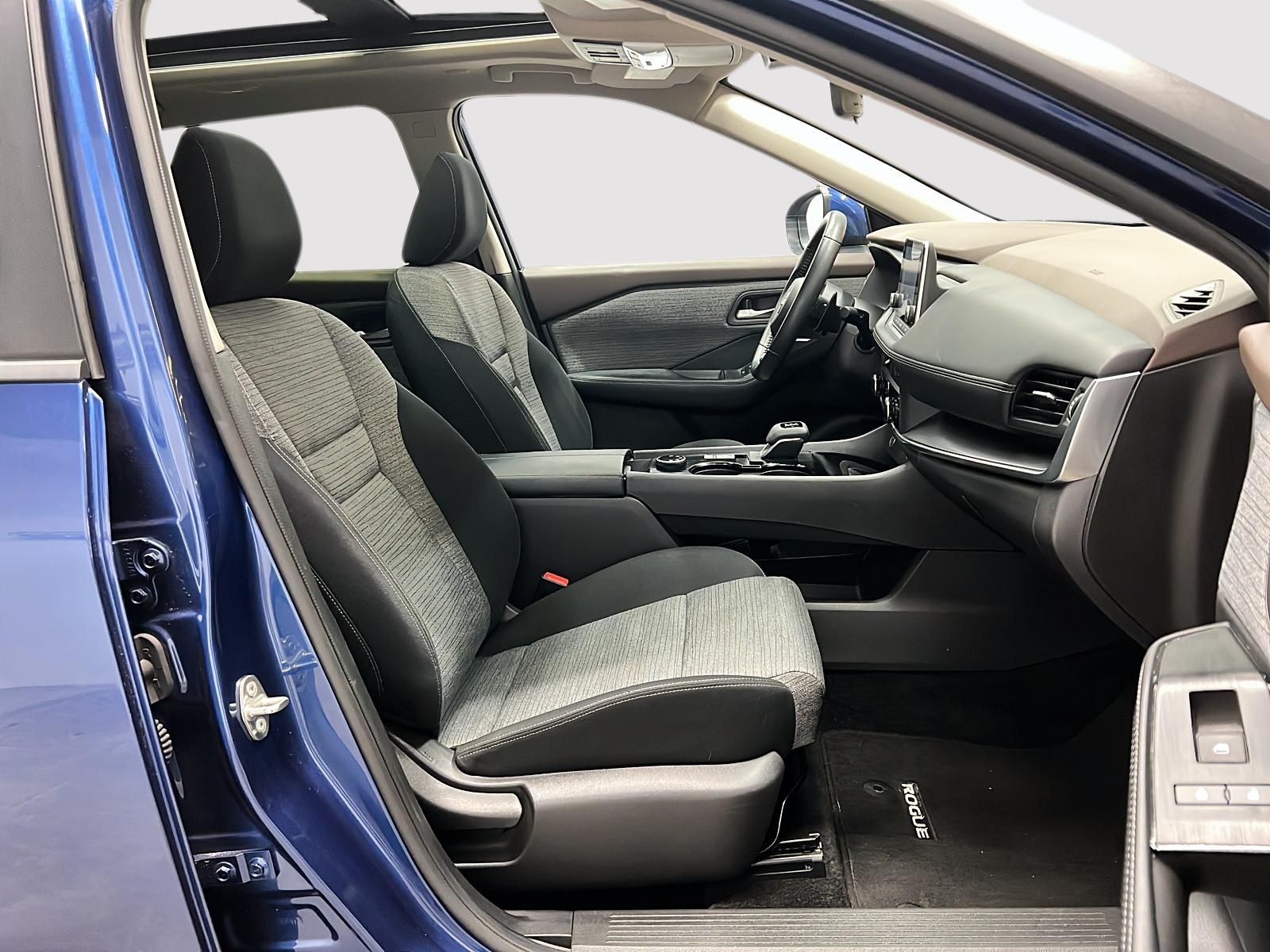 Nissan Rogue SV TOIT PANO 4RM 2023 — photo 8