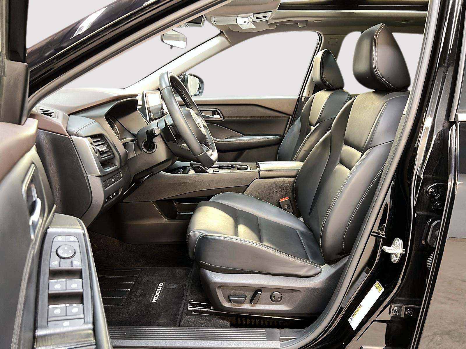 Nissan Rogue SV MIDNIGHT CUIR TOIT PANO 4RM 2023 — photo 7