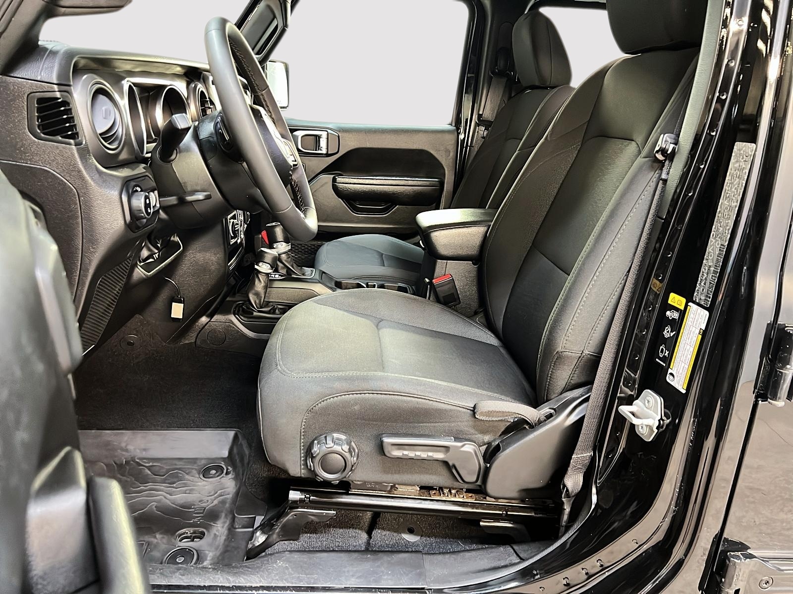 Jeep Gladiator SPORT S CREW CAB NAV 4X4 2023 — photo 7