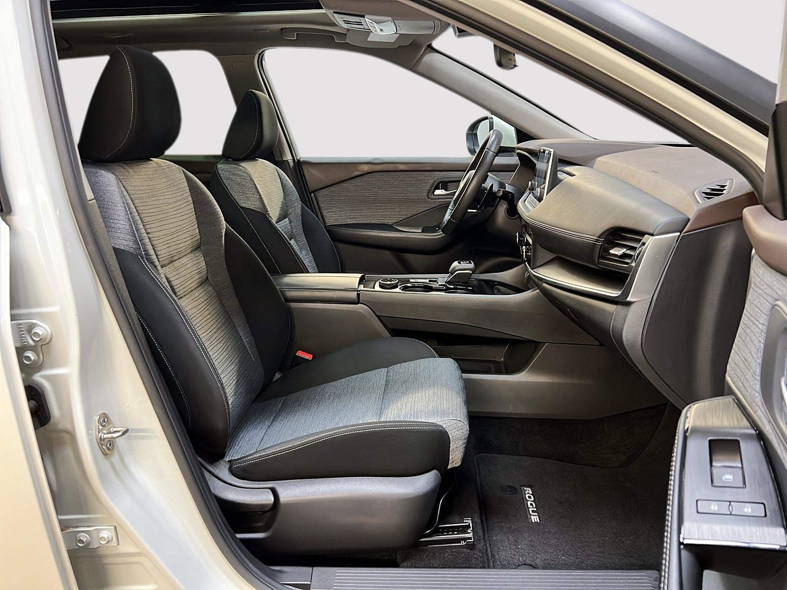 Nissan Rogue SV TOIT PANO 4RM 2023 — photo 8