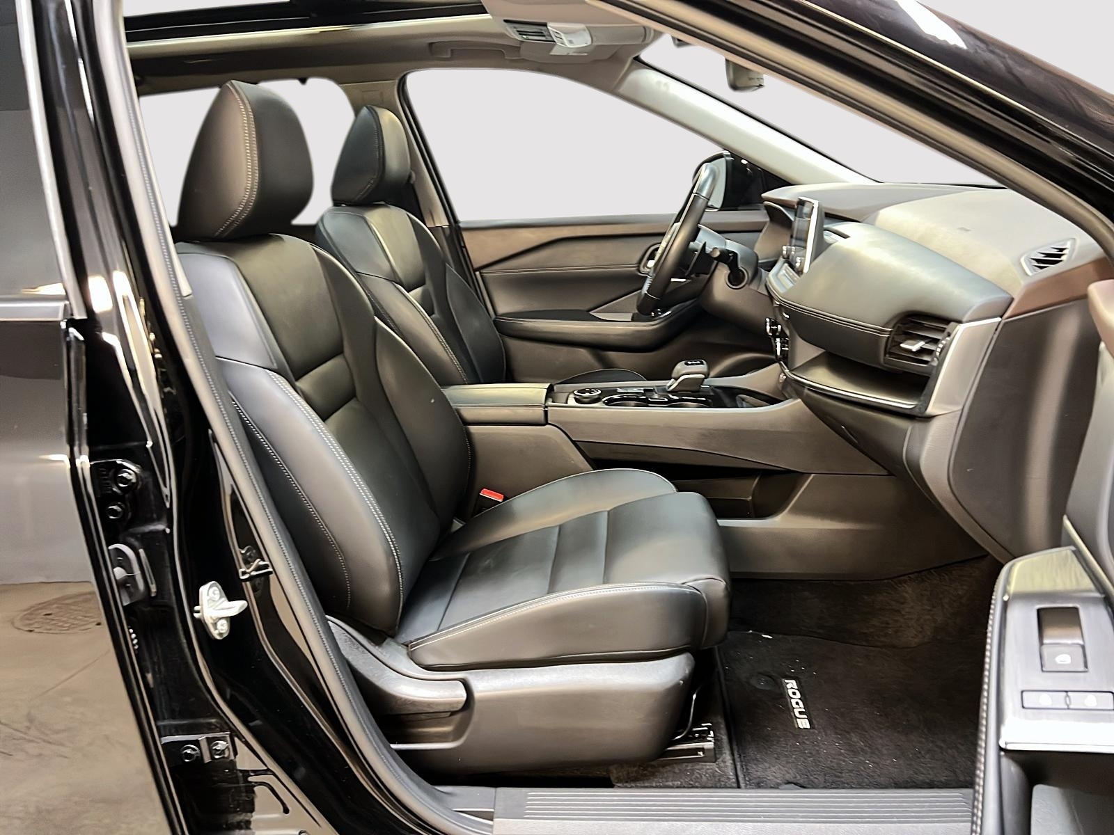 Nissan Rogue SV MIDNIGHT CUIR TOIT PANO 4RM 2023 — photo 8