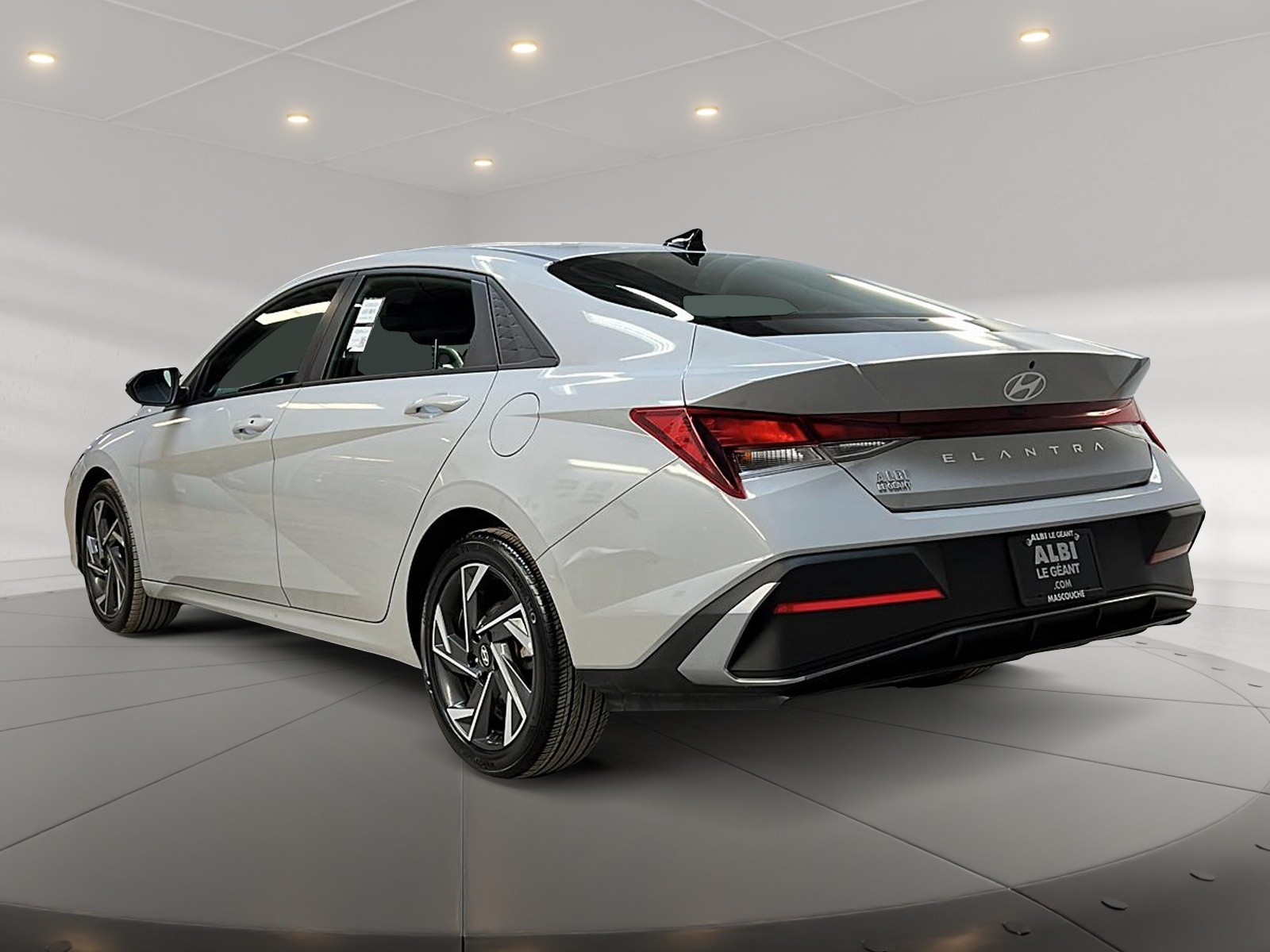 Hyundai Elantra PREFERRED TECH TOIT NAV 2024 - image #6