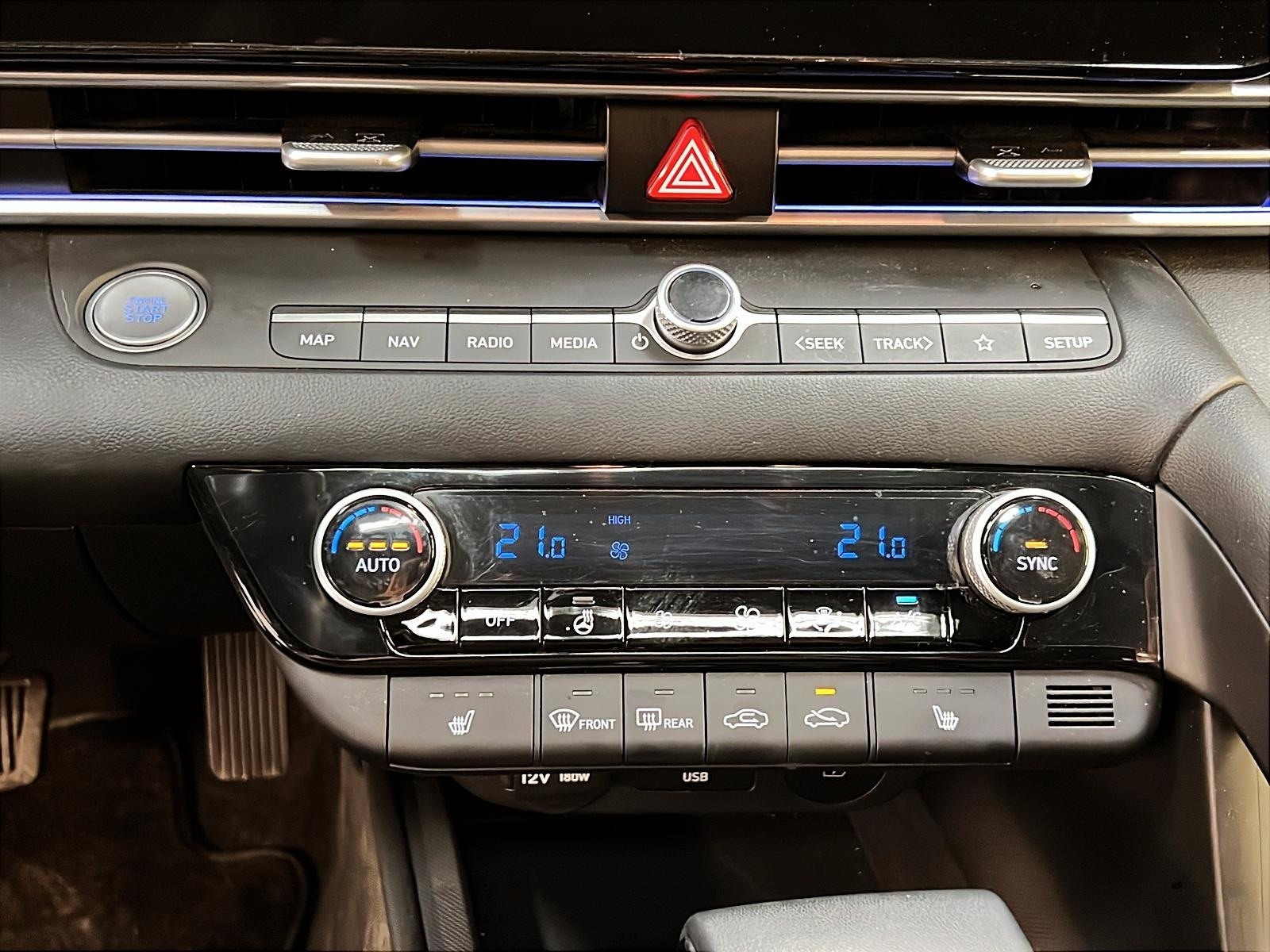 Hyundai Elantra PREFERRED TECH TOIT NAV 2024 - image #17