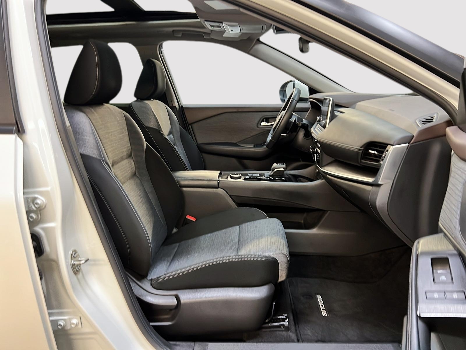 Nissan Rogue SV TOIT PANO 4RM 2023 — photo 8
