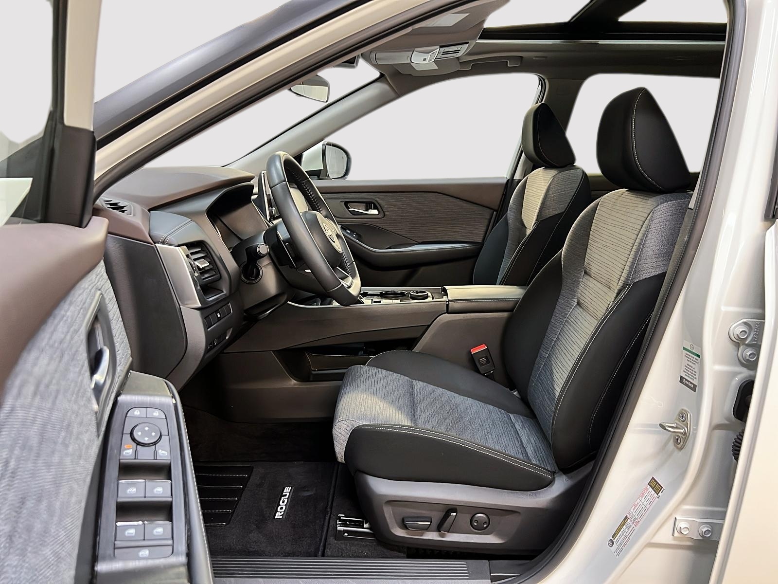 Nissan Rogue SV TOIT PANO 4RM 2023 — photo 7