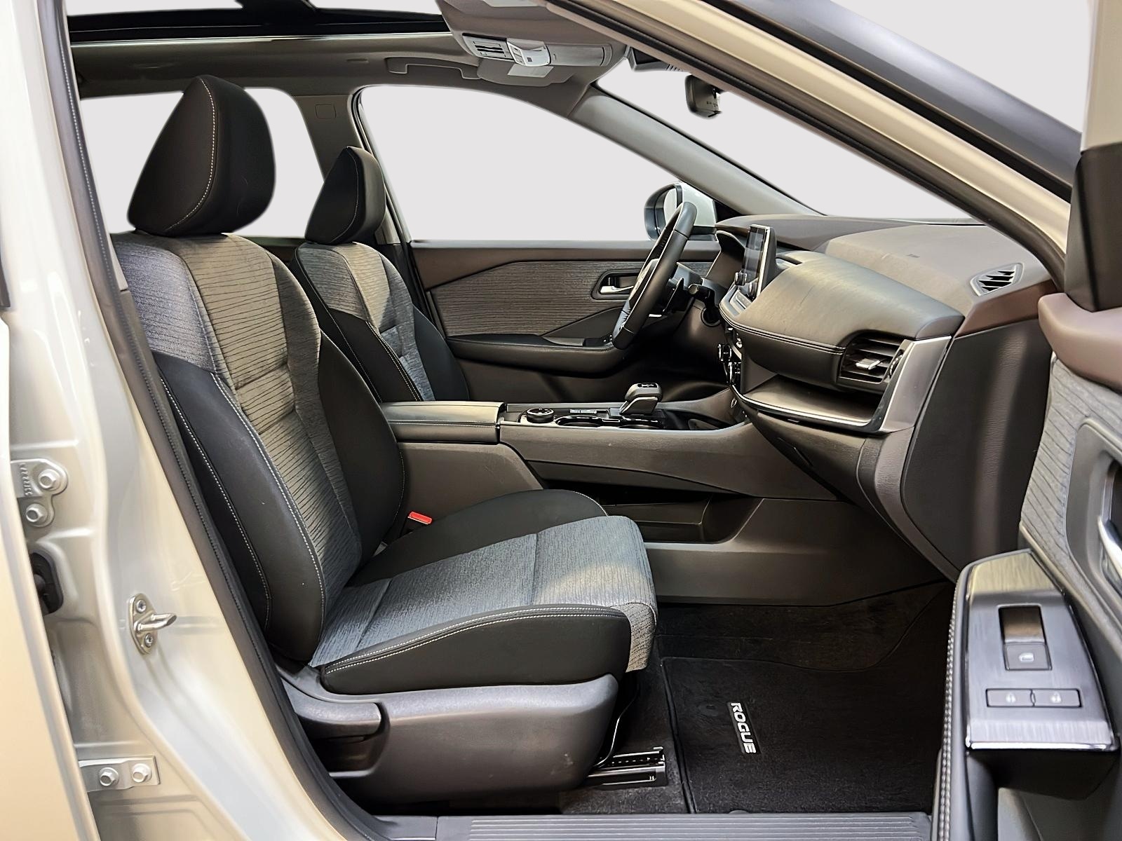 Nissan Rogue SV TOIT PANO 4RM 2023 — photo 8